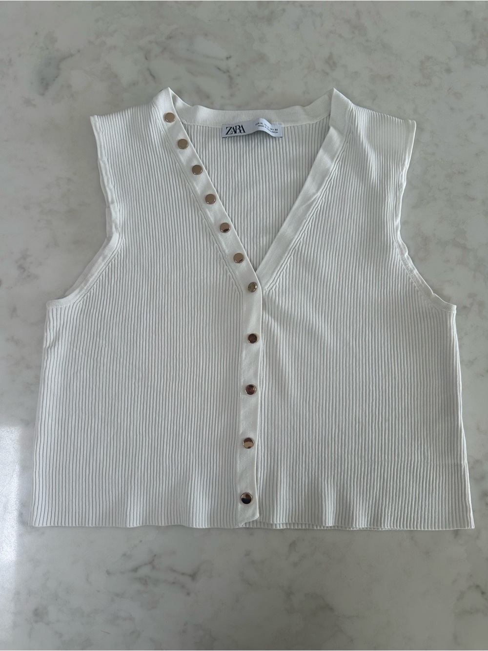 Zara Ribbed Button-Front V-Neck Sleeveless Top. Size XL